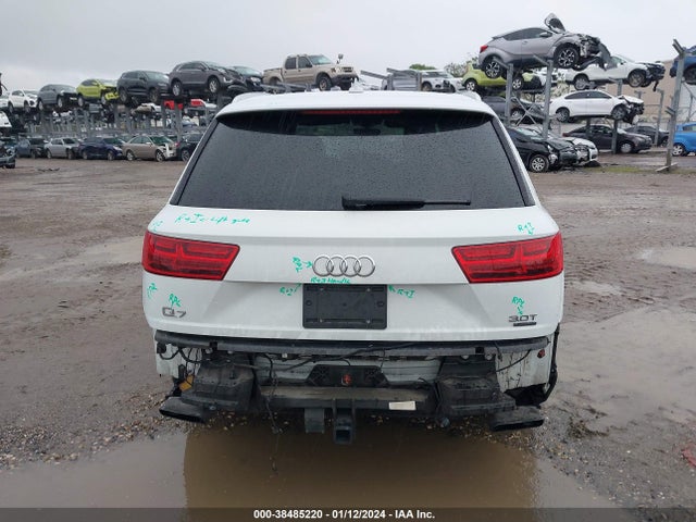 Audi Q7 3.0t Premium 2017 WA1LAAF78HD010388 Image 17