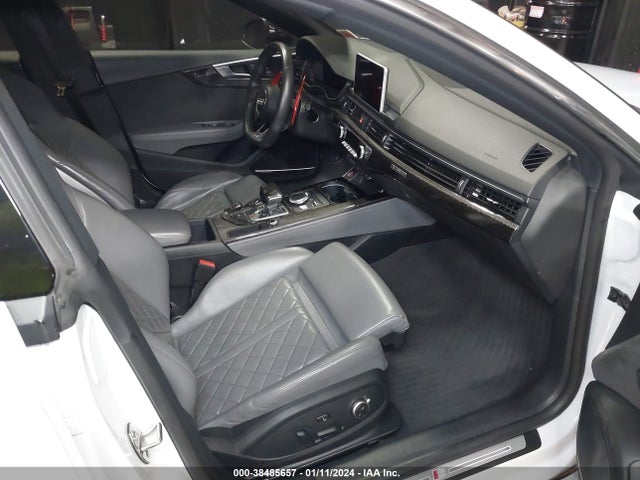 WAUC4CF5XJA136599 Audi S5 3.0t Premium Plus