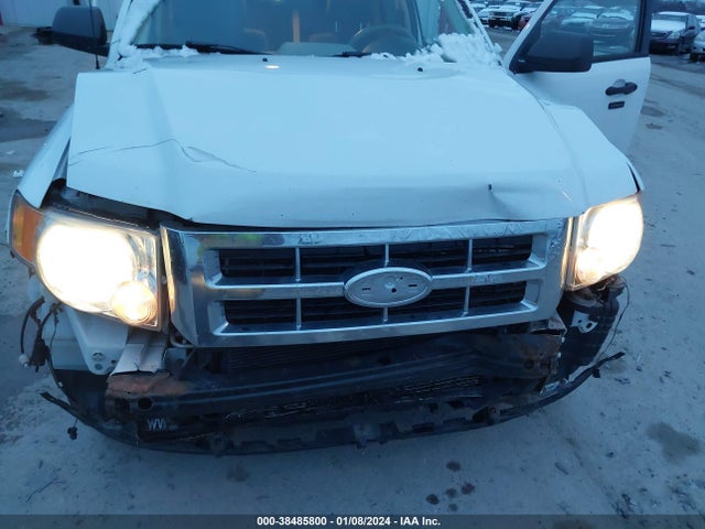 2009 FORD ESCAPE XLT VIN: 1FMCU03719KB48150