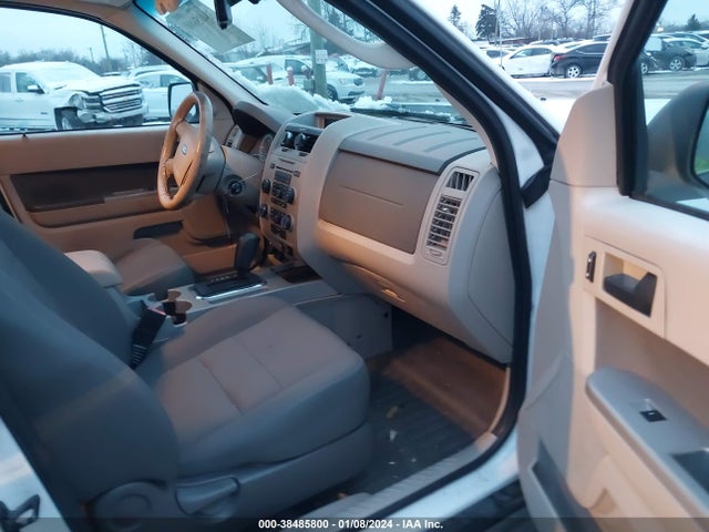 2009 FORD ESCAPE XLT VIN: 1FMCU03719KB48150