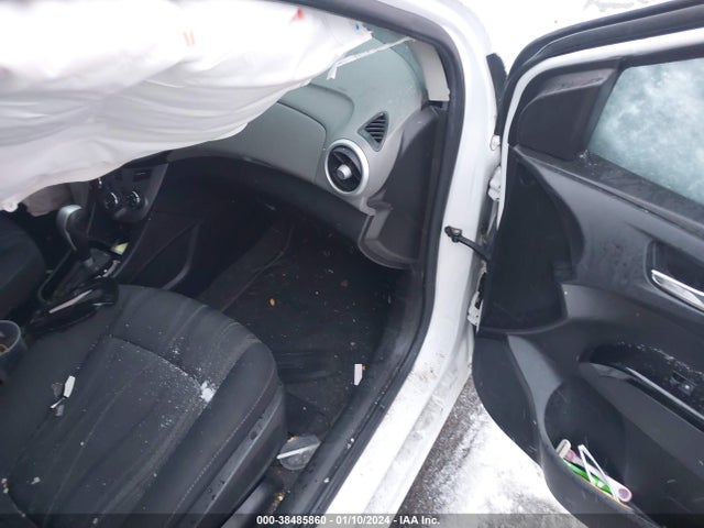 Chevrolet Sonic Lt Auto 2017 1G1JD5SH3H4102799 Image 5