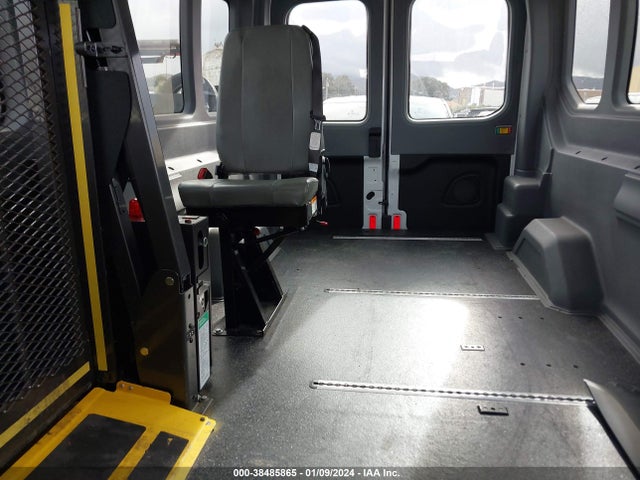 Ford Transit-150 2019 1FTYE2CM2KKA95036 Image 8