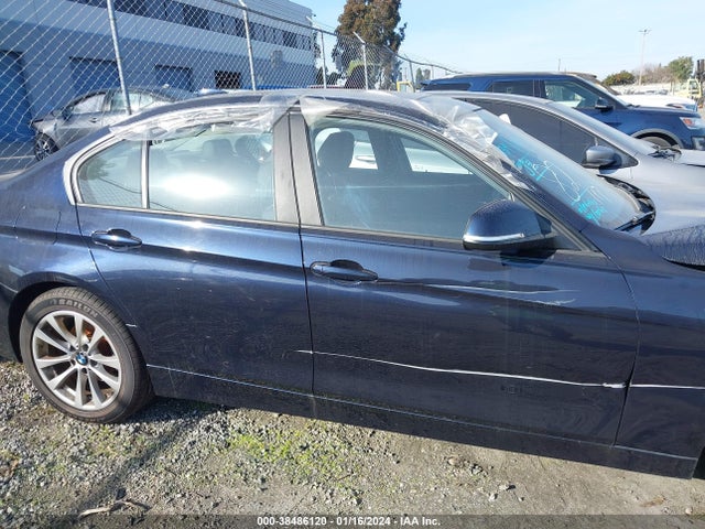 BMW 320i 2017 WBA8E1G54HNU13935 Image 14