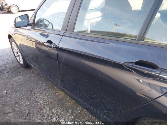 BMW 320i 2017 WBA8E1G54HNU13935 Image 15