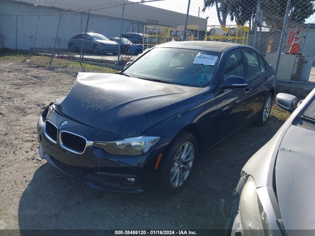 BMW 320i 2017 WBA8E1G54HNU13935 Image 2