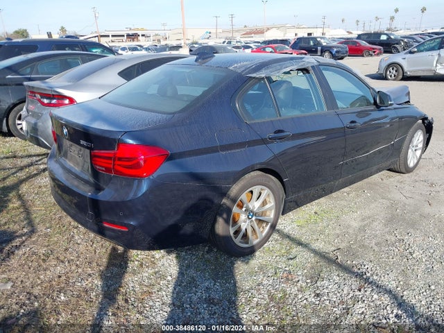 BMW 320i 2017 WBA8E1G54HNU13935 Image 4
