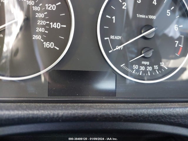 BMW 320i 2017 WBA8E1G54HNU13935 Image 7
