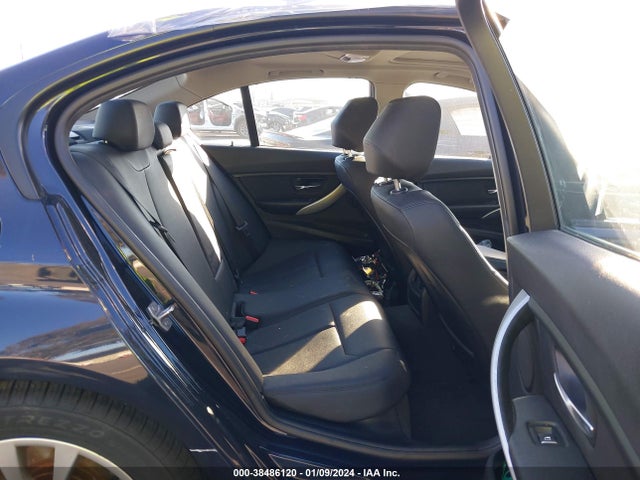 BMW 320i 2017 WBA8E1G54HNU13935 Image 8