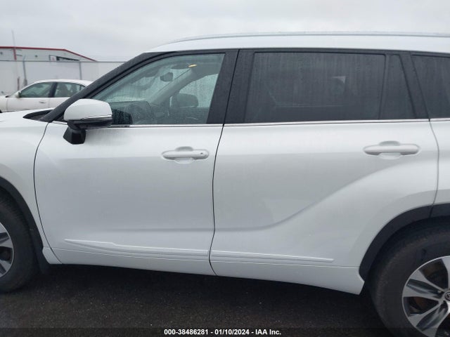 Toyota Highlander Xle 2022 5TDGZRBH4NS594639 Image 14