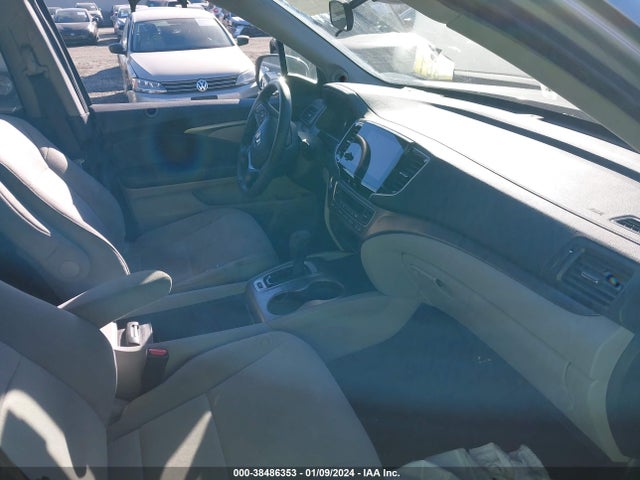 2019 HONDA PILOT EX VIN: 5FNYF5H32KB046849