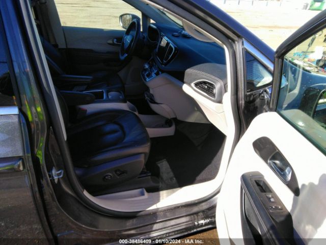 2C4RC1L77NR122946 Chrysler Pacifica Hybrid Touring L