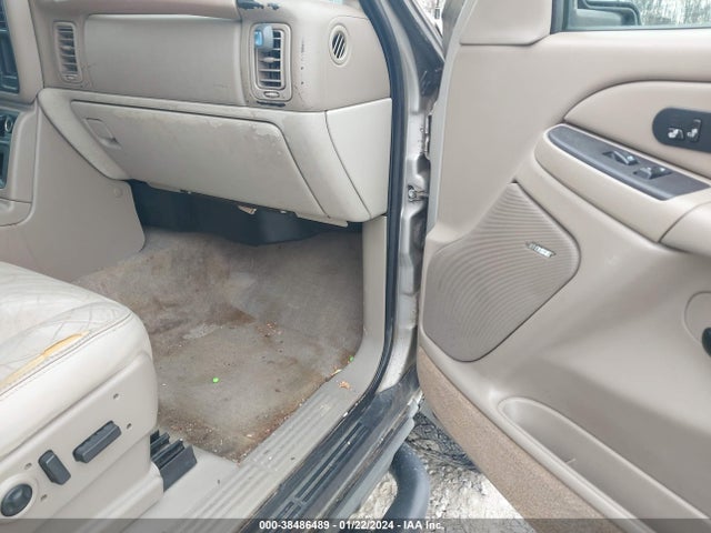 38486489 :رقم المزاد ، 1GNEK13Z64R208876 vin ، 2004 Chevrolet Tahoe Z71 مزاد بيع