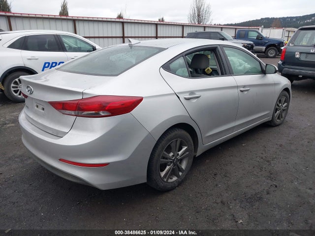 2018 HYUNDAI ELANTRA SEL VIN: 5NPD84LF4JH258883