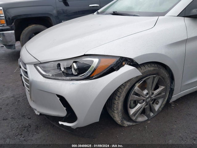 2018 HYUNDAI ELANTRA SEL VIN: 5NPD84LF4JH258883