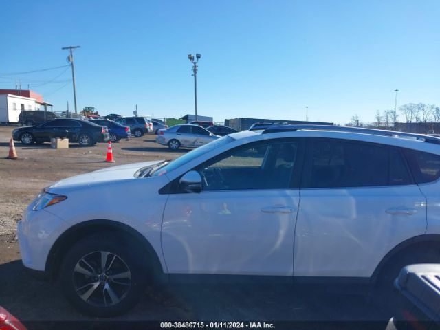 2T3RFREV7JW732248 Toyota Rav4 Xle