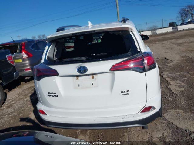 2T3RFREV7JW732248 Toyota Rav4 Xle