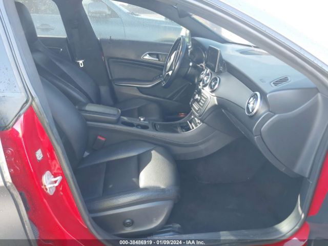 WDDSJ4EB8EN124816 Mercedes-Benz CLA 250