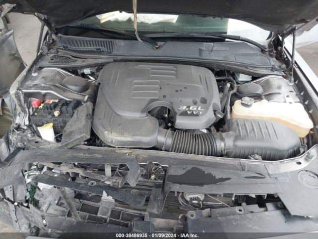 2C3CDZAG9JH305886 Dodge Challenger Sxt