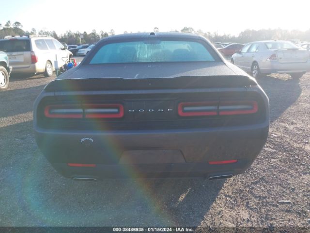 2C3CDZAG9JH305886 Dodge Challenger Sxt
