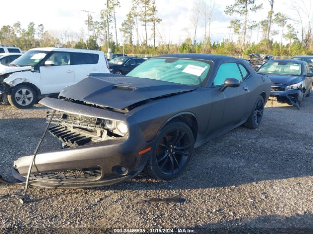 2C3CDZAG9JH305886 Dodge Challenger Sxt
