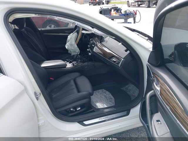 WBAJA7C52JG909607 BMW 530I
