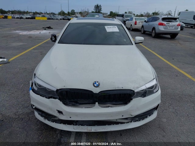 WBAJA7C52JG909607 BMW 530I