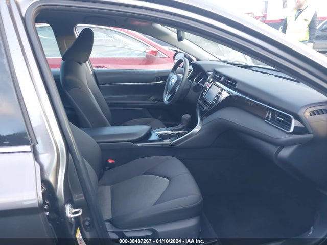 Toyota CAMRY LE 2019 4T1B11HK8KU244259 Image 5