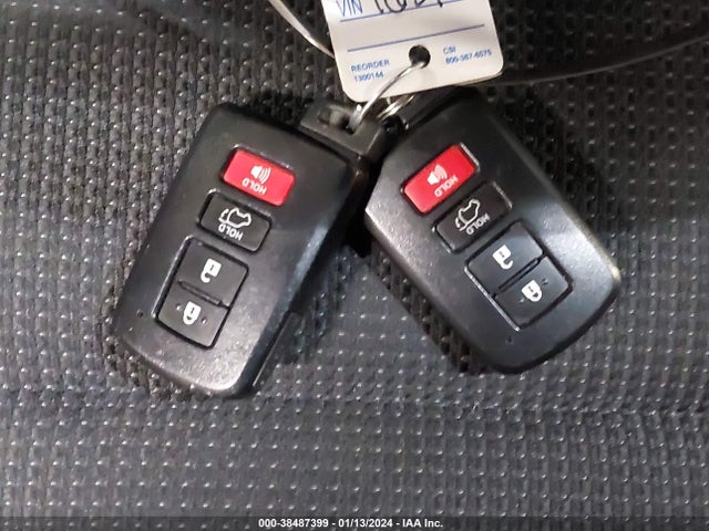 Toyota Rav4 Xle 2018 JTMWFREV3JJ746200 Image 11