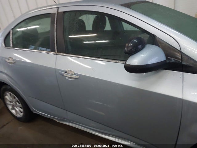 Chevrolet Sonic Lt Auto 2017 1G1JD5SBXH4142311 Image 13