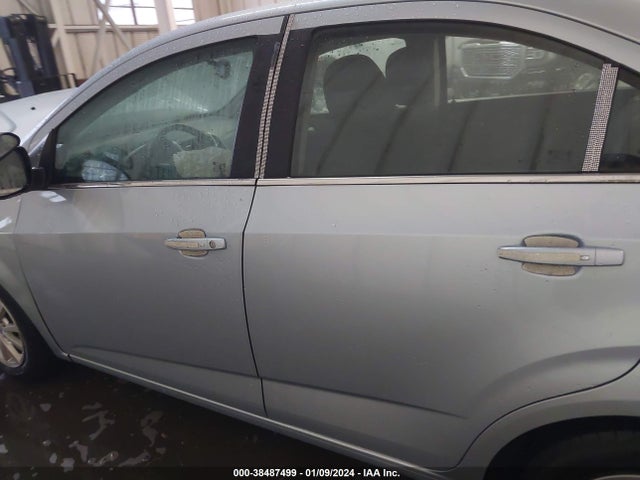 Chevrolet Sonic Lt Auto 2017 1G1JD5SBXH4142311 Image 14