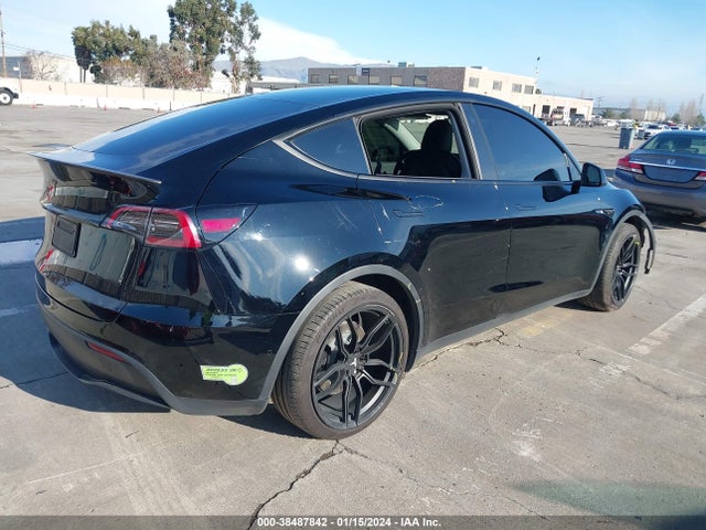 7SAYGDEE5NF440981 Tesla Model Y Long Range Dual Motor All-wheel Drive
