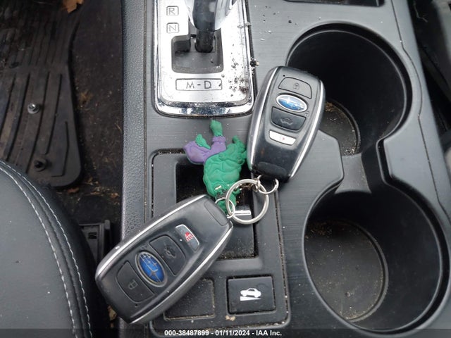 Продажа на аукционе авто 2015 Subaru Legacy 2.5i Limited, vin: 4S3BNAN63F3070709, номер лота: 38487899