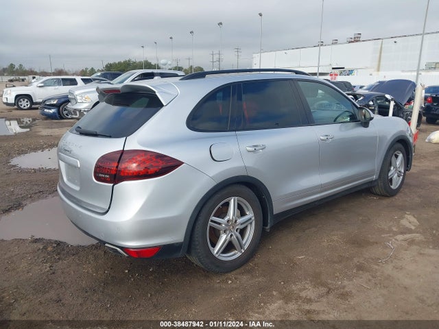 2012 PORSCHE CAYENNE WP1AB2A22CLA40687 Photo 3