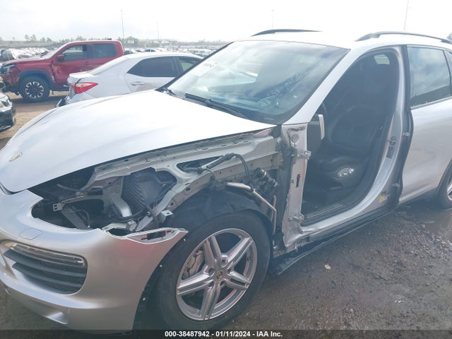 2012 PORSCHE CAYENNE WP1AB2A22CLA40687 Photo 5