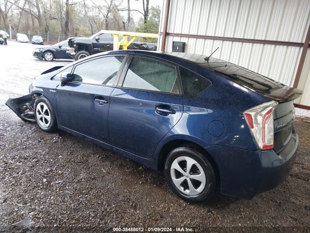 Toyota Prius Two 2014 JTDKN3DU7E1750554 Image 3