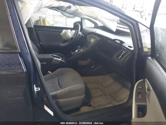 Toyota Prius Two 2014 JTDKN3DU7E1750554 Image 5