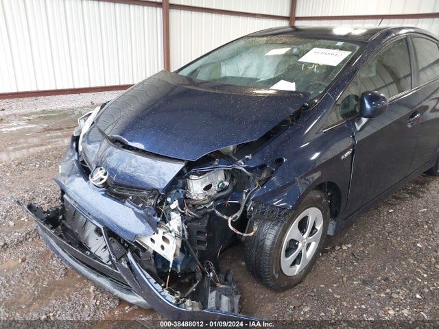 Toyota Prius Two 2014 JTDKN3DU7E1750554 Image 6