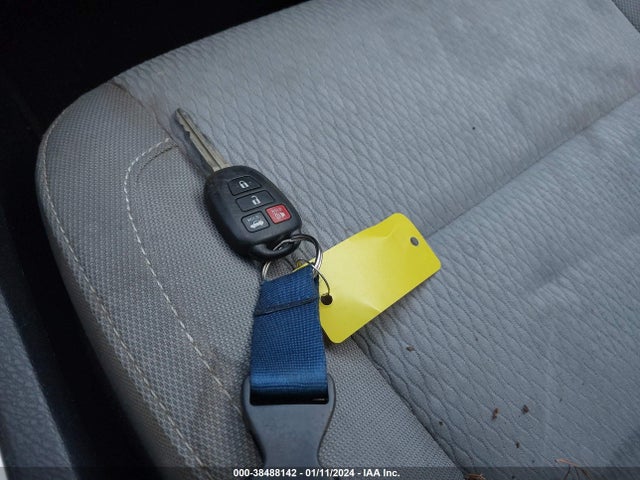 Toyota COROLLA LE 2016 2T1BURHEXGC672665 Image 11