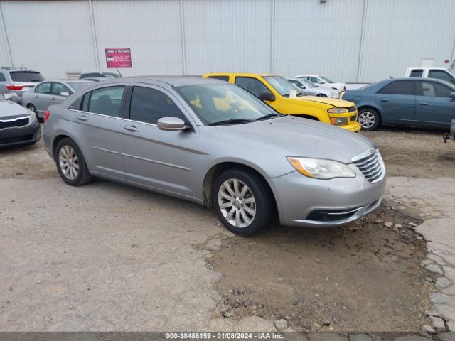 Auction sale of the 2013 Chrysler 200 Touring, vin: 1C3CCBBB4DN732854, lot number: 38488159