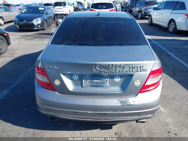 2010 MERCEDES-BENZ C 300 LUXURY/SPORT VIN: WDDGF5EB2AR096978