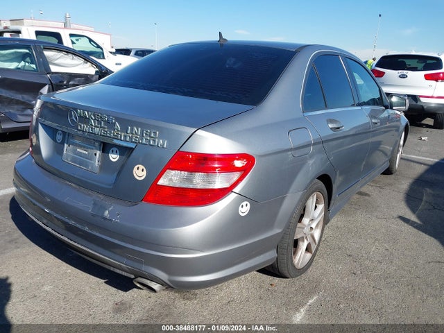 2010 MERCEDES-BENZ C 300 LUXURY/SPORT VIN: WDDGF5EB2AR096978