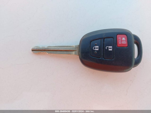 Toyota Prius C Two 2015 JTDKDTB30F1580360 Image 11