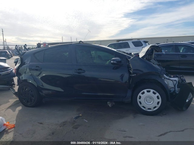 Toyota Prius C Two 2015 JTDKDTB30F1580360 Image 13
