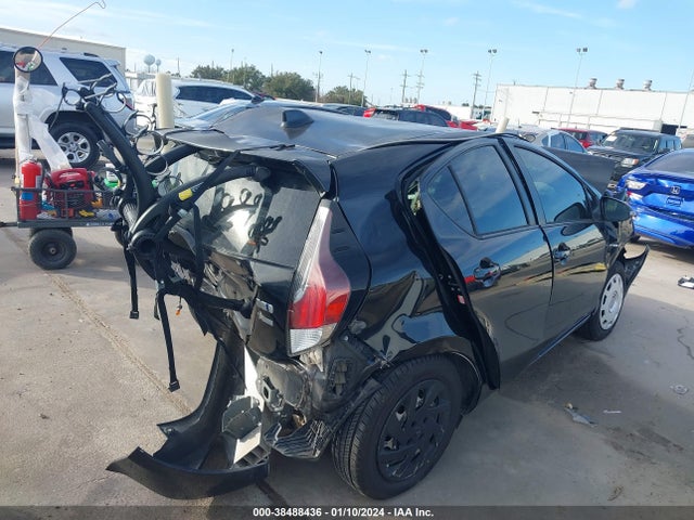 Toyota Prius C Two 2015 JTDKDTB30F1580360 Image 4