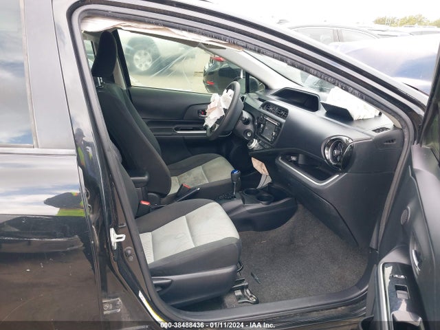 Toyota Prius C Two 2015 JTDKDTB30F1580360 Image 5