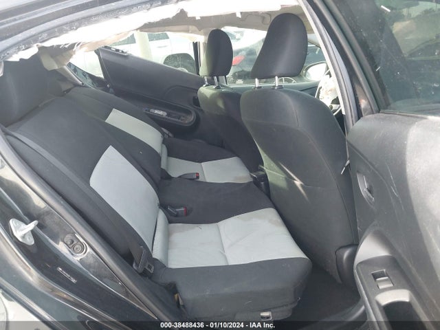 Toyota Prius C Two 2015 JTDKDTB30F1580360 Image 8