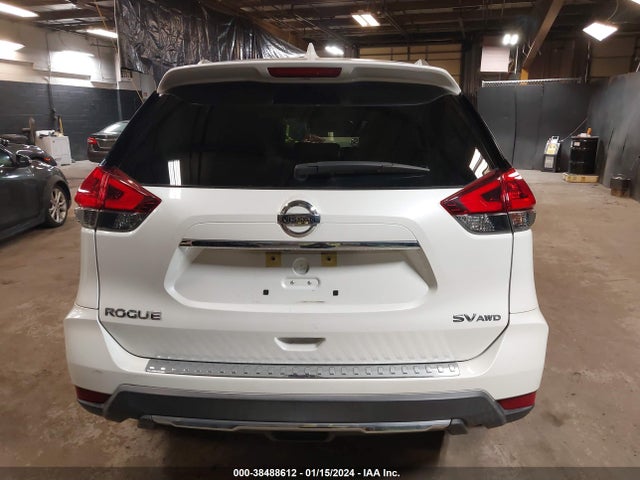 2018 NISSAN ROGUE SV VIN: KNMAT2MV3JP577062