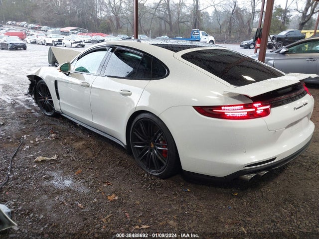 2017 PORSCHE PANAMERA WP0AF2A7XHL152582 Photo 2