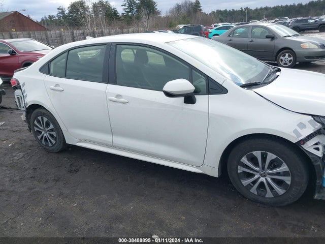 Toyota Corolla Hybrid Le 2022 JTDEAMDE0N3010209 Image 13