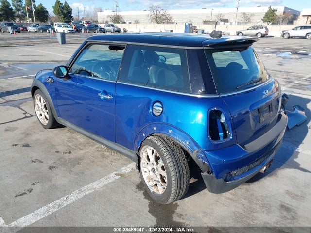 2007 MINI COOPER S WMWMF73527TL92713 Photo 2